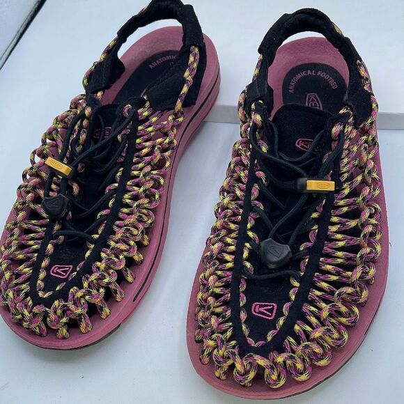 Keen Shoes - Keen size 6.5  Uneek fisherman sandals